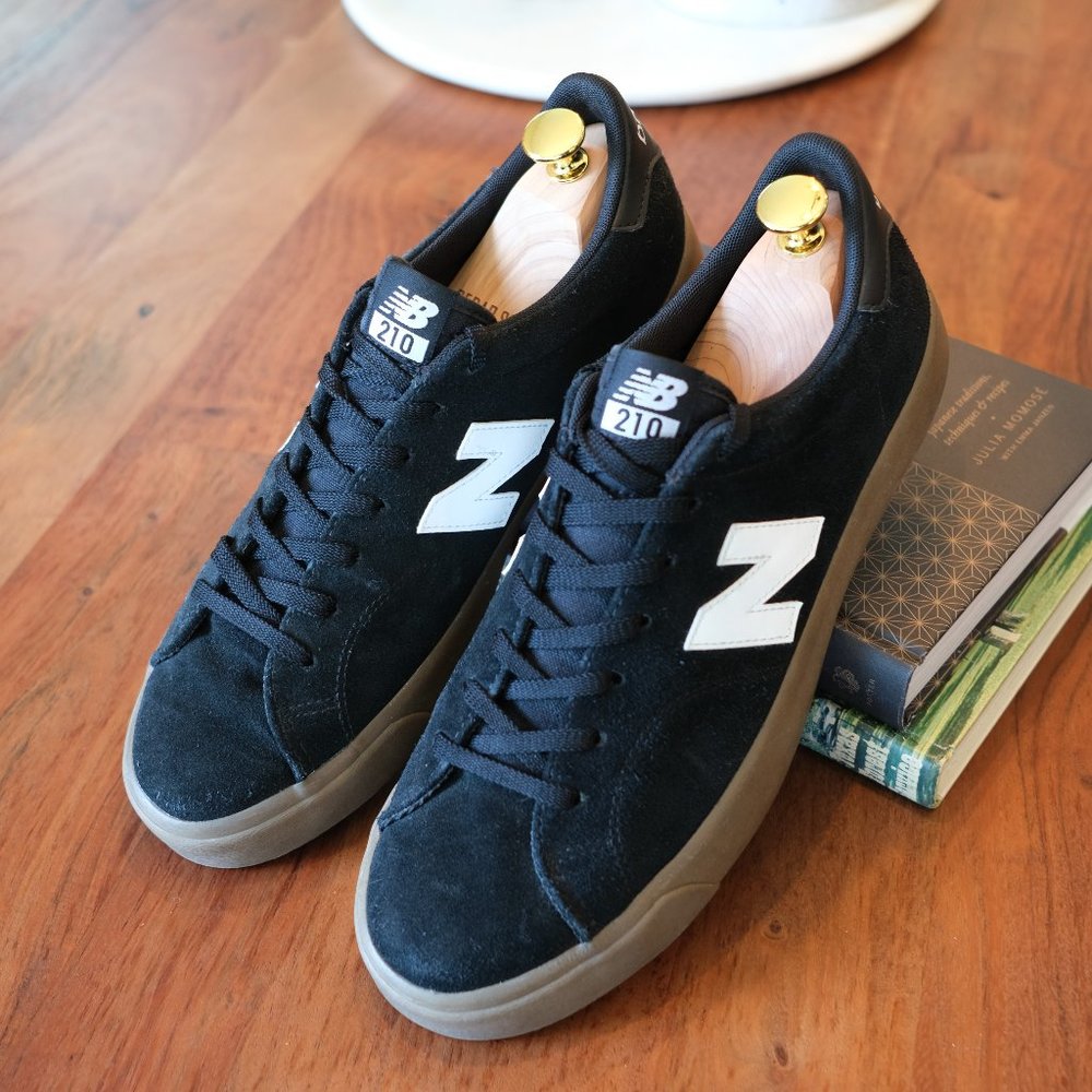 New Balance 210 Trainers - 9.5, Black Suede